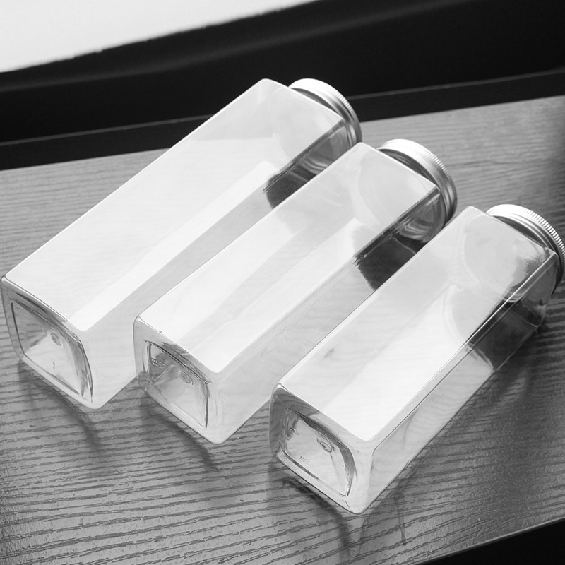 500ml 600ml 700ml Tall Square Plastic Juice Bottles Large Mouth with Aluminum Lids PET Clear Jars with Straws Hole Lids Reusable
