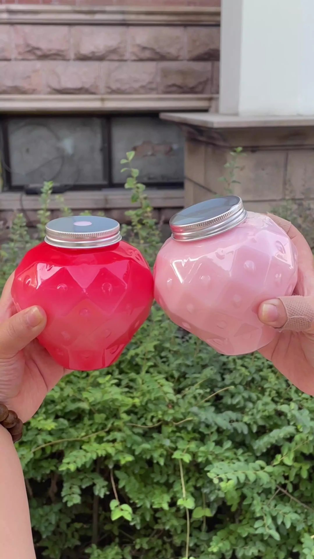 500ml Clear Strawberry Shape PET Plastic Bottle With Aluminium Cap Lovely Girl Milk Tea Coffee Cup