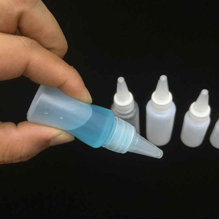 Oil bottle 200 300 500ml PET Plastic Squeeze Bottle HDPE Paint container With Twist Caps Customized salon hair bottles