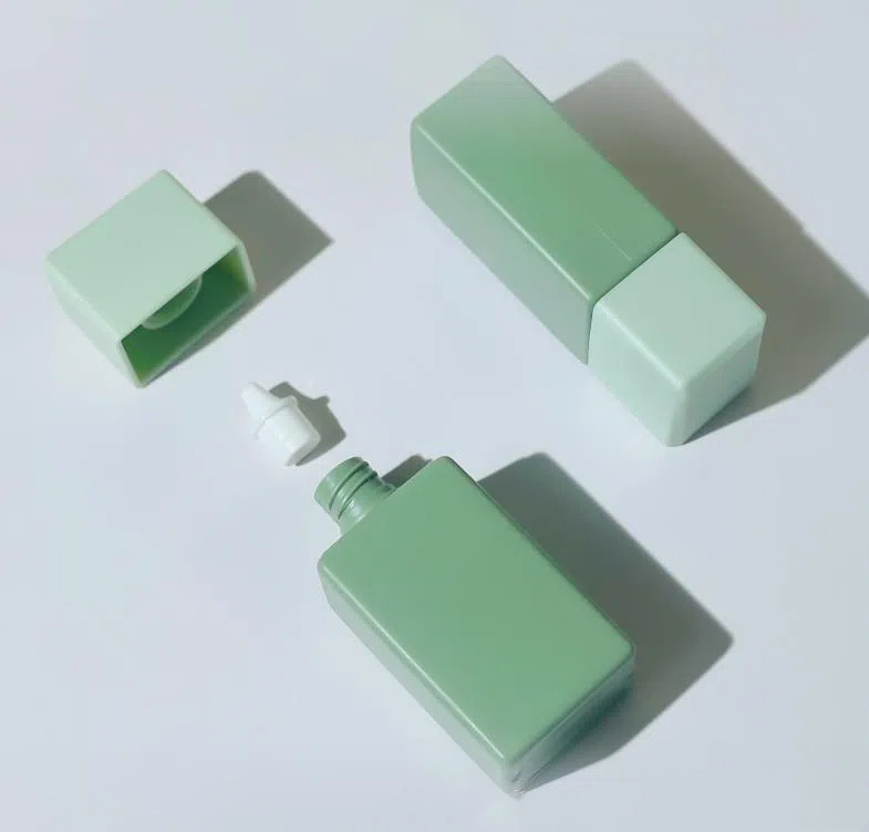 Yellow 30ml 40ml Square PE Lotion Serum Squeeze Bottle with Spout Cap Cosmetics concealer foundation isolation eye cream Bottle