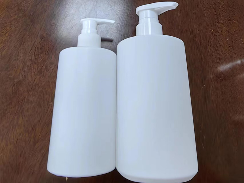 White Soft Touch Luxury 500ml 300ml 250ml Plush Refillable Shampoo and Conditioner Bottles Body Hand Wash Bottle with White Pump