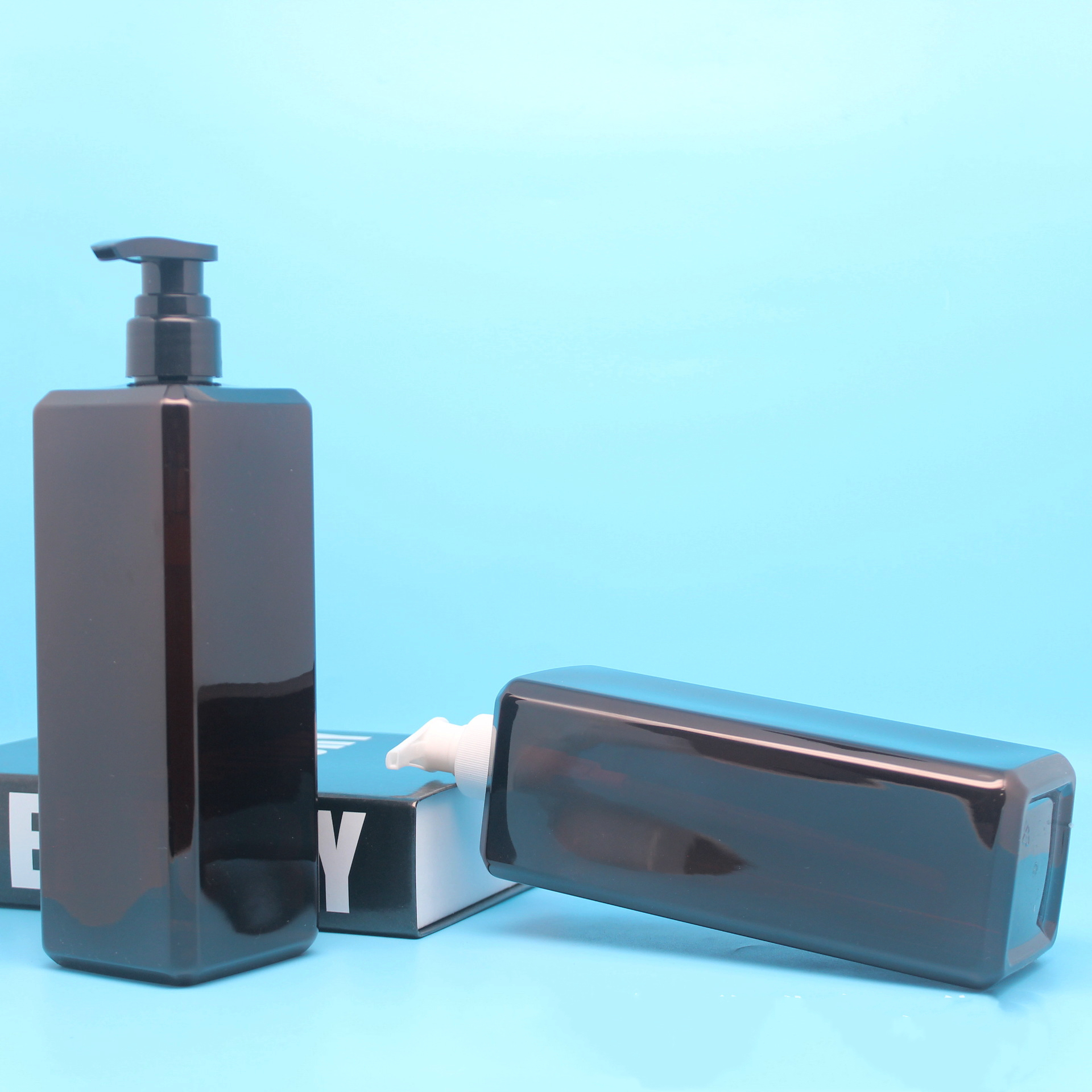 Matte Black 300ml 500ml HDPE Plastic shampoo and conditioner bottles with flip top cap
