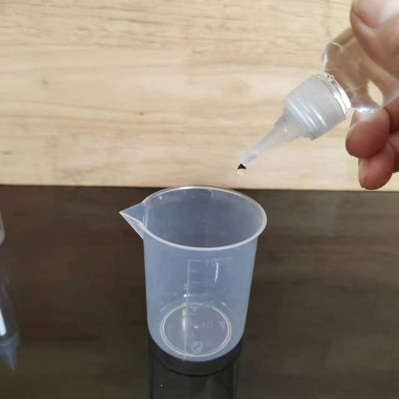5ml-100ml Transparent plastic bottle with nozzle cap Beauty Salon Hair Oil Squeeze Bottles
