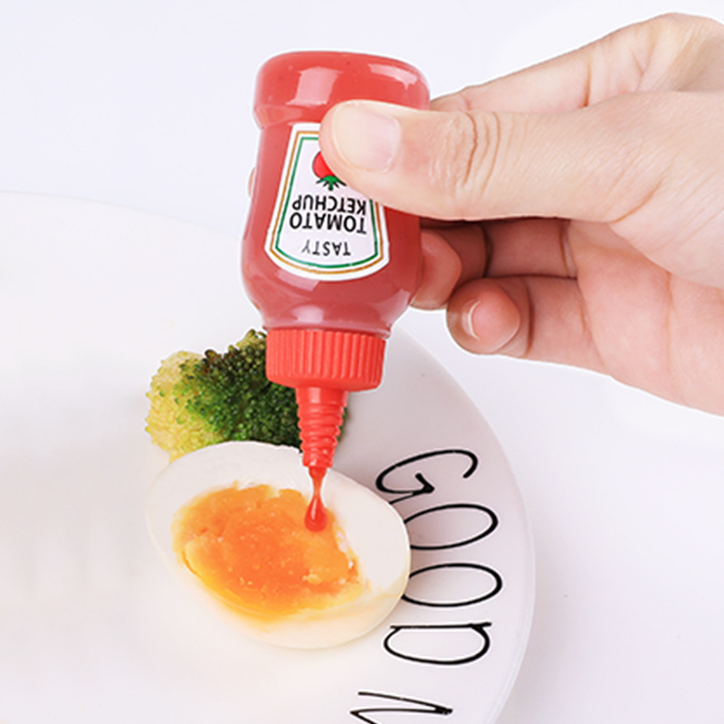 Small Condiment Chilli Sauce Packaging Bottles Mini Tomato Ketchup Plastic Bottle 25ml LDPE Food Grade Mini Sauce Squeeze Bottle