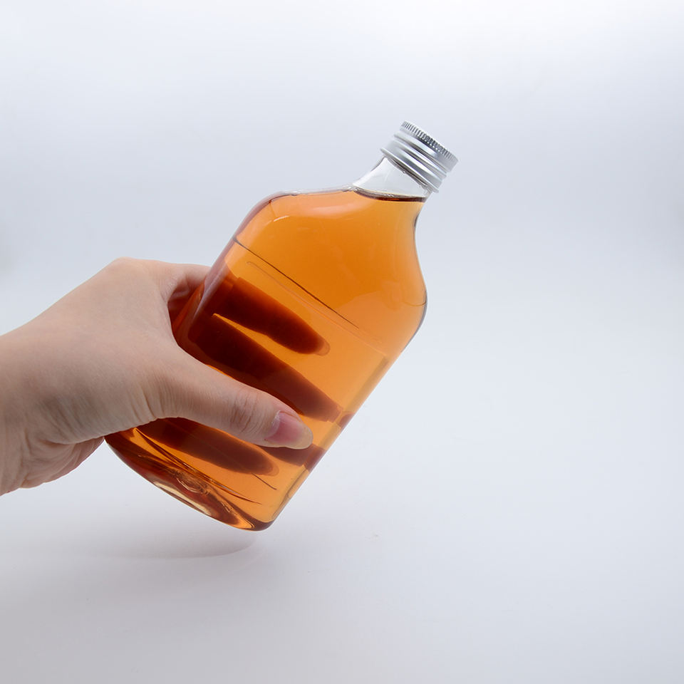 200ml 350ml 500ml Sloped Flat Shoulder Liquor Wine Whisky Bottles Clear PET Plastic Hip Flask Empty Cold Brew Bottles Metal Cap