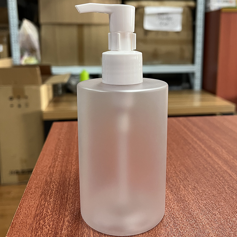 Custom Clear Matte Bottle 100ml 150ml 200ml Cosmetic Packaging Frosted Plastic Hair Oil Body Essential Oil Lock Pump Bottle