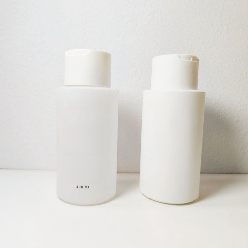 Luxury 300ml 400ml 500ml Frosted Soft Touch hdpe Shampoo and Conditioner Body Wash Lotion Squeeze Bottle with Wide Disc Top Cap