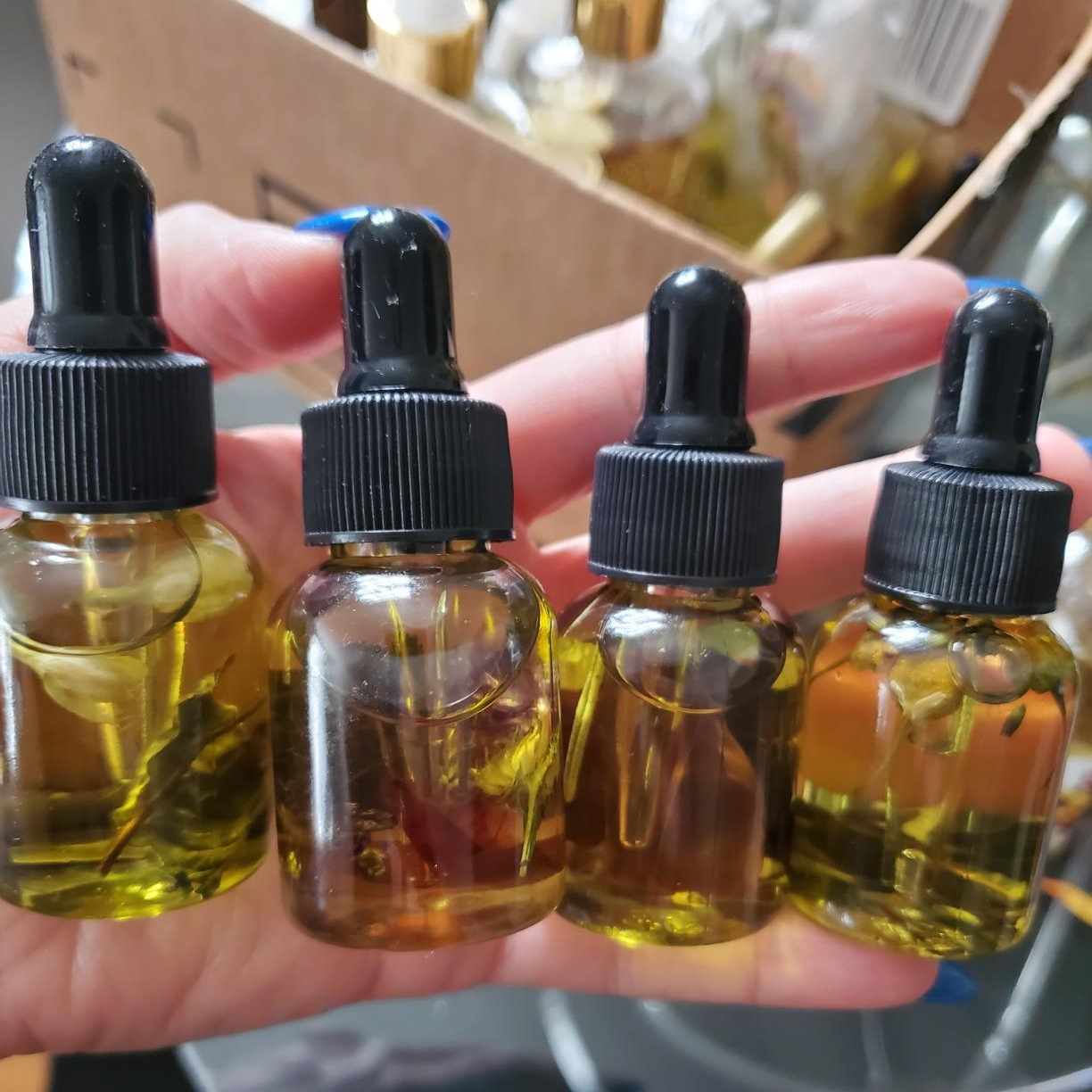 Clear 10ml 30ml 50ml liquid serum oil dropper bottle PET plastic Rubber Dropper Bottle with logo for perfume fragrance lotion