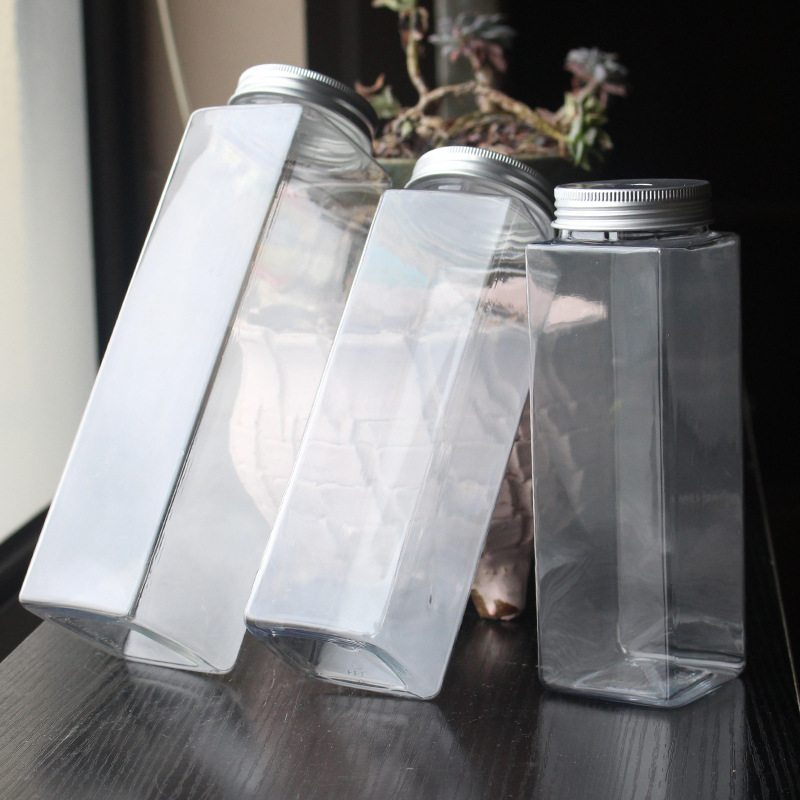 500ml 600ml 700ml Tall Square Plastic Juice Bottles Large Mouth with Aluminum Lids PET Clear Jars with Straws Hole Lids Reusable