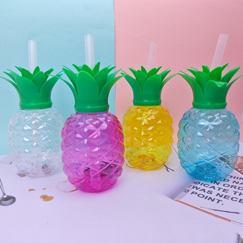 Wholesale 500ml/16oz pineapple plastic bottle strawberry pineapple plastic water bottle cactus pineapple shape plastic bottle