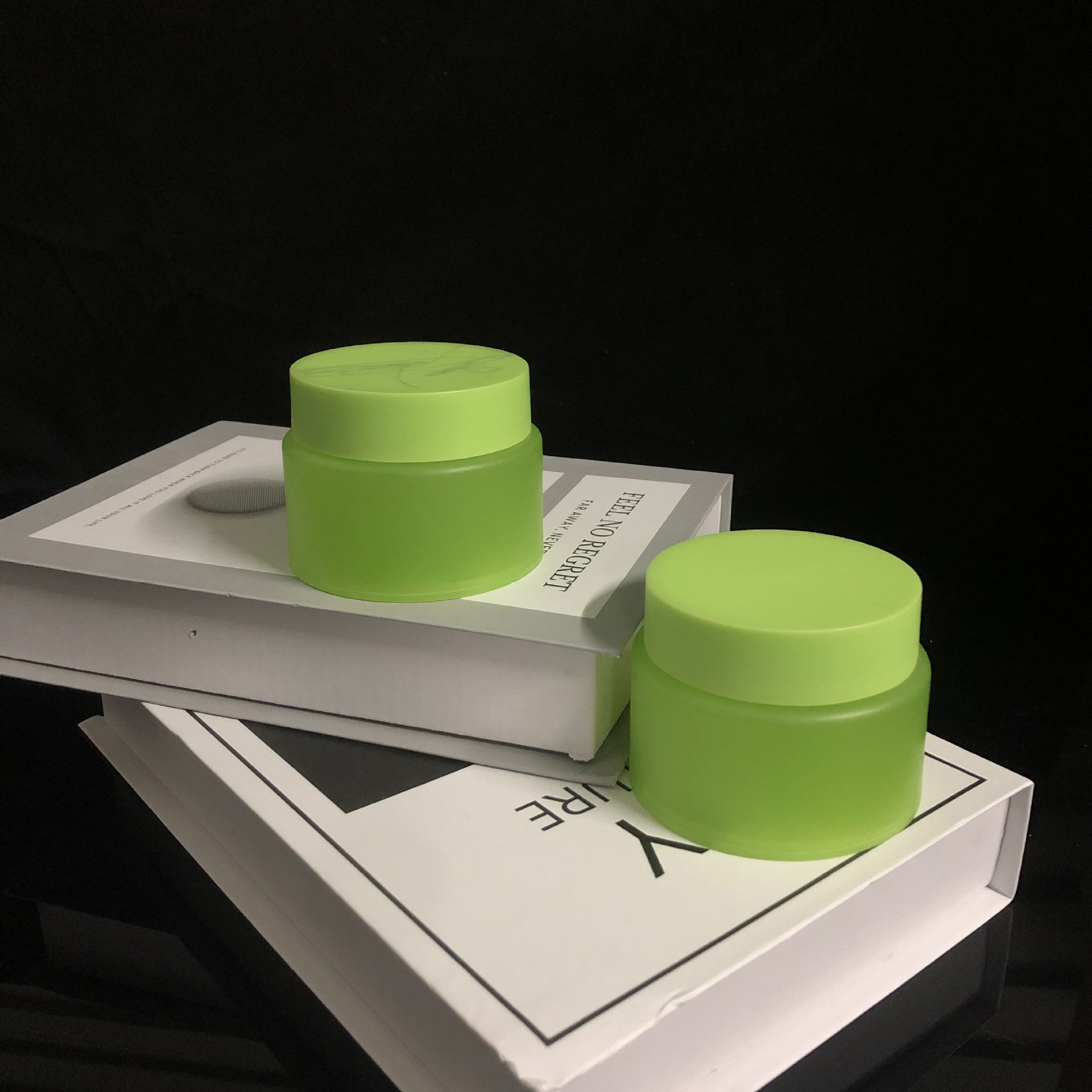 25g 50g 100g Custom Round Matte Skincare Face Eye Cream Jars Frosted Lip Balm Container Body Lotion Body Butter Cream Jar