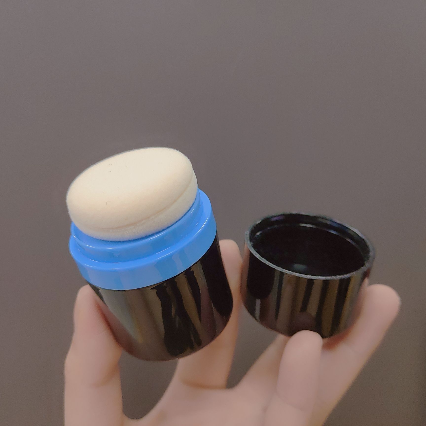 2024 New Hot Hair Oil Remover Powder Bottle 15g 10g fluffy mushroom sponge head Hair Volume Powder Shade Puff Bottle Dispenser