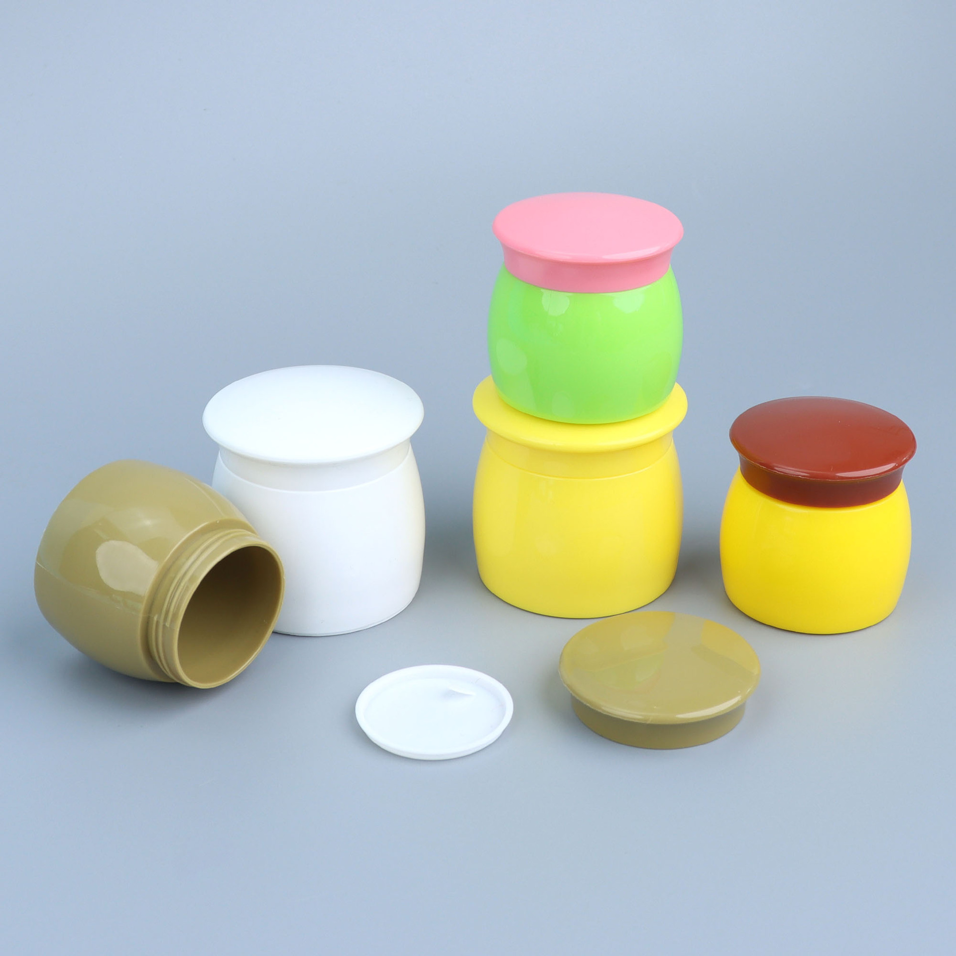 Mini 15g 20g 30g Mushroom Shape White Pink Yellow Color Kids Baby Skin Care Face Cream Jar With Lid Seal PP Sample Bottle