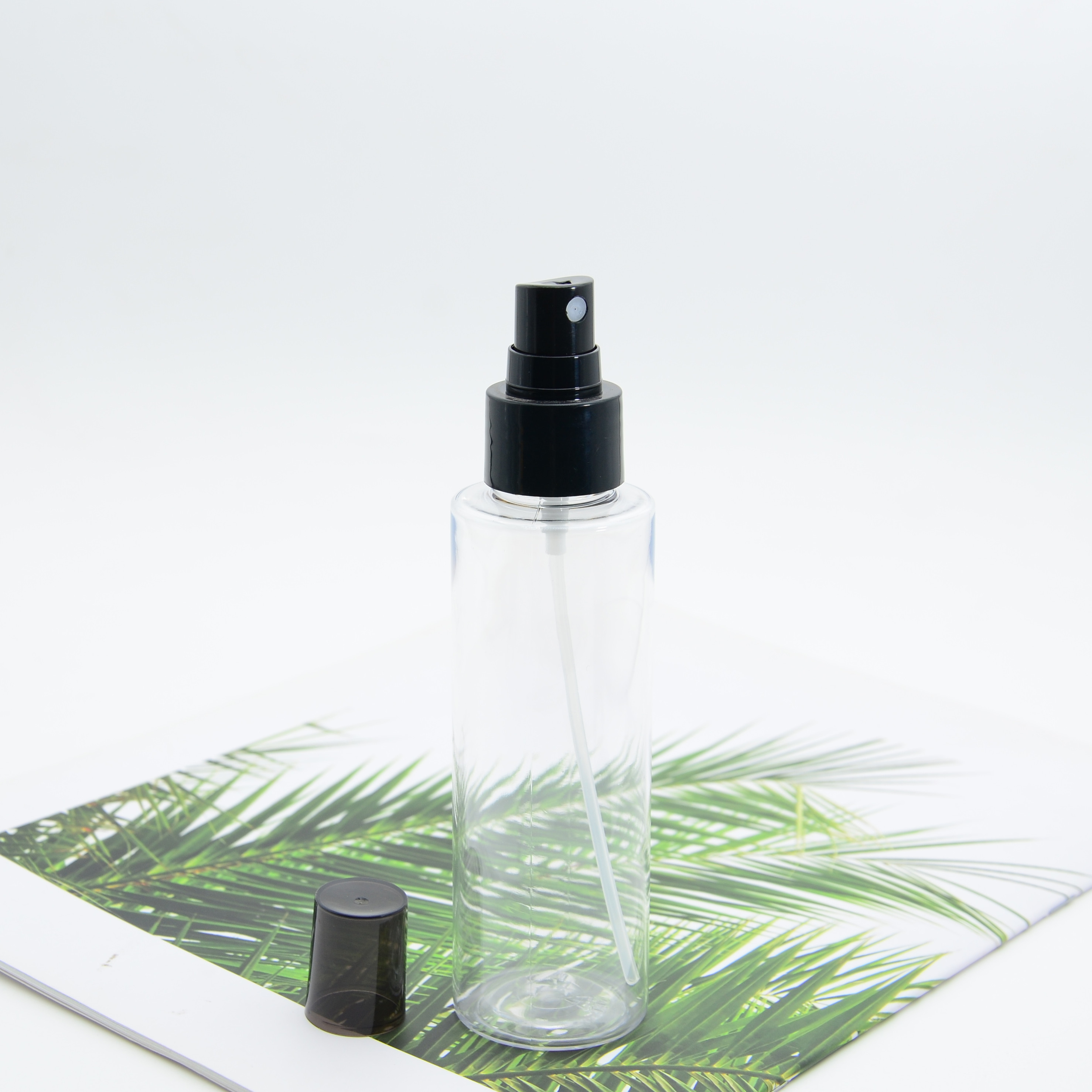 Custom Green Clear Black 60ml spray bottles fine mist 100ml cosmetic spray bottle mist plastic mist spray bottles 120ml 150ml