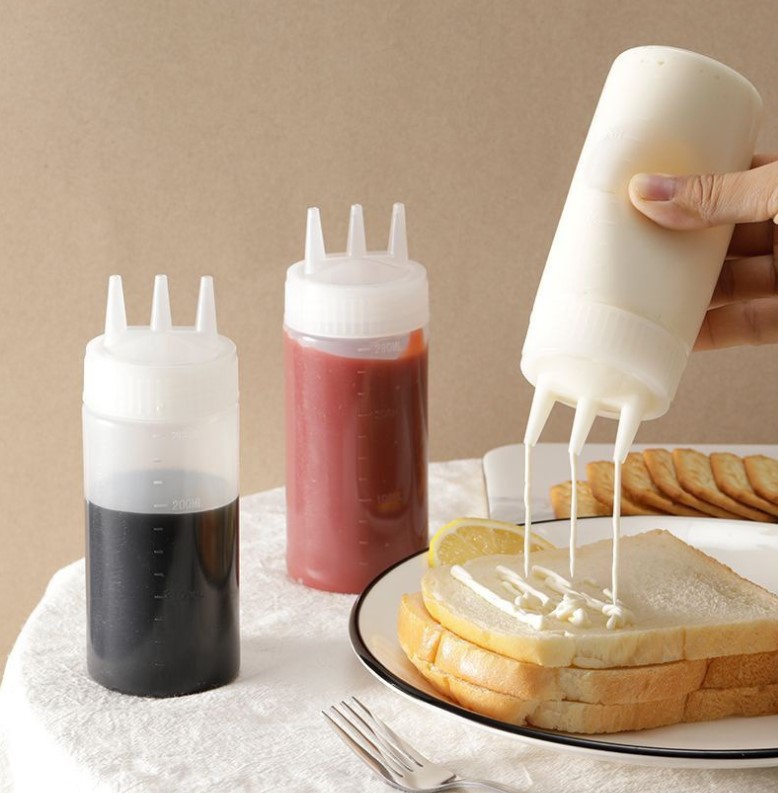 Food Grade Plastic three hole Sauce Dispense Squeeze Bottle 10oz 12oz 16oz BPA Free Refillable PE BBQ Chill Ketchup Sauce Bottle