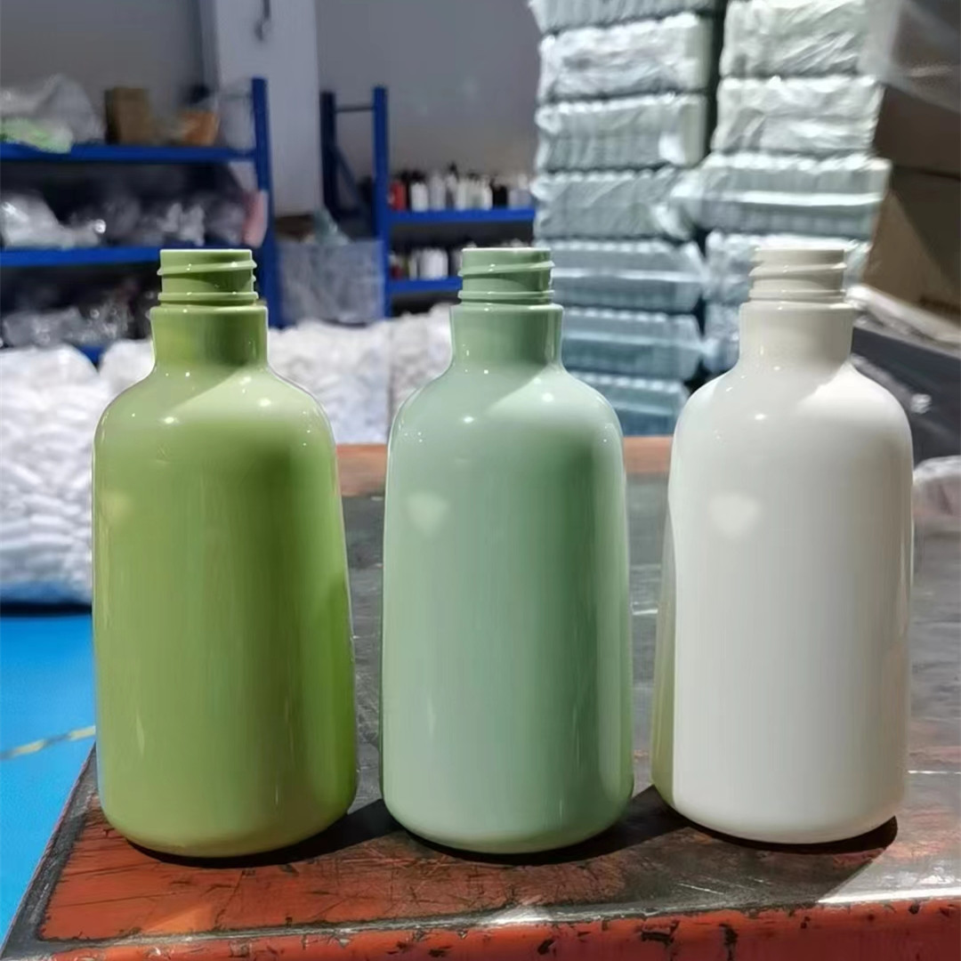 300ml & 500ml Fancy New Plastic Body Wash and Shampoo Bottles with Dispensing Top Pump Sprayer Screw Cap Design