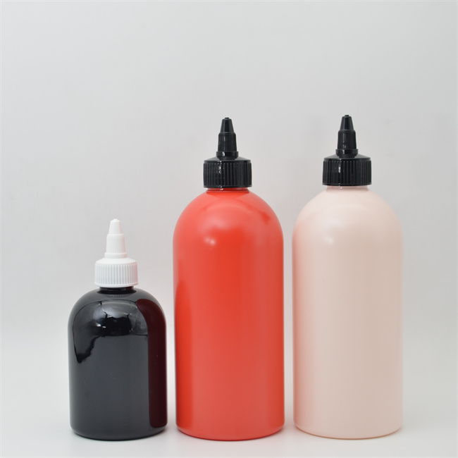 Hot Sale Empty HDPE Plastic Flat Round Chilli Pepper Squeeze Bottle with Label for Cooking and Kitchen Use
