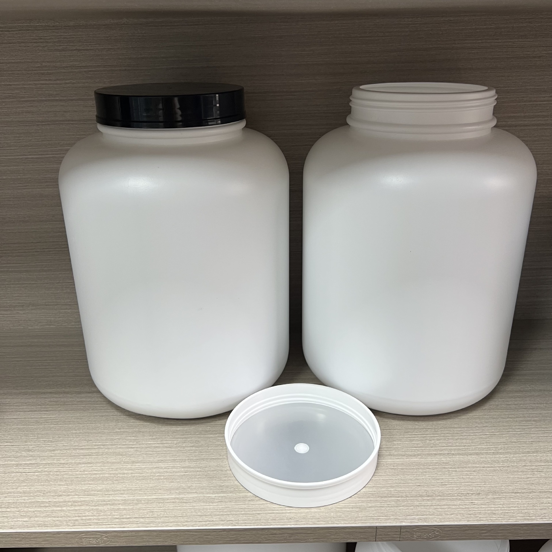 Big Capacity Plastic Jar 500ml  2L 2.5L 5L Protein Milk Powder Storage Packing Container Plastic HDPE PET Jars with tear off cap